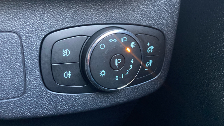 Ford Puma 1.0 EcoBoost Hybrid mHEV Titanium 5dr DCT Petrol Hatchback